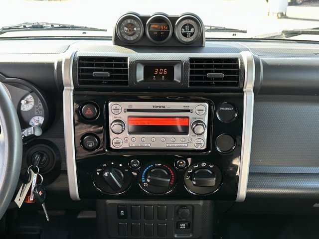 Used 2014 Toyota FJ Cruiser 4WD w/ Convenience Package image 25