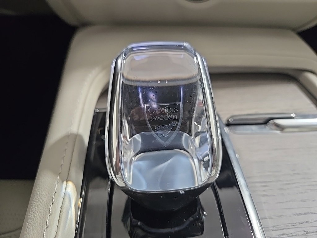 Used 2024 Volvo V90 B6 Cross Country Ultimate w/ Climate Package image 14