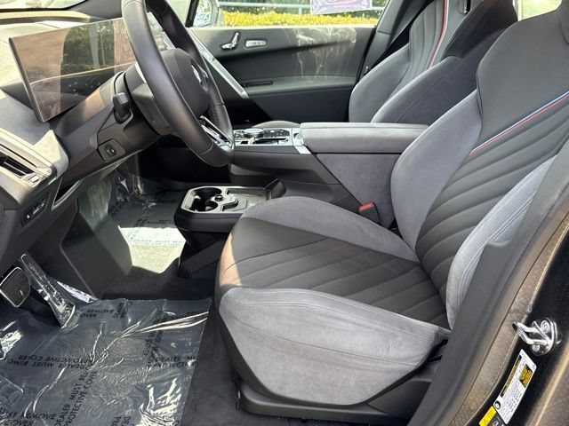 Used 2026 BMW iX xDrive60 w/ M Sport Package AWD/4WD image 21