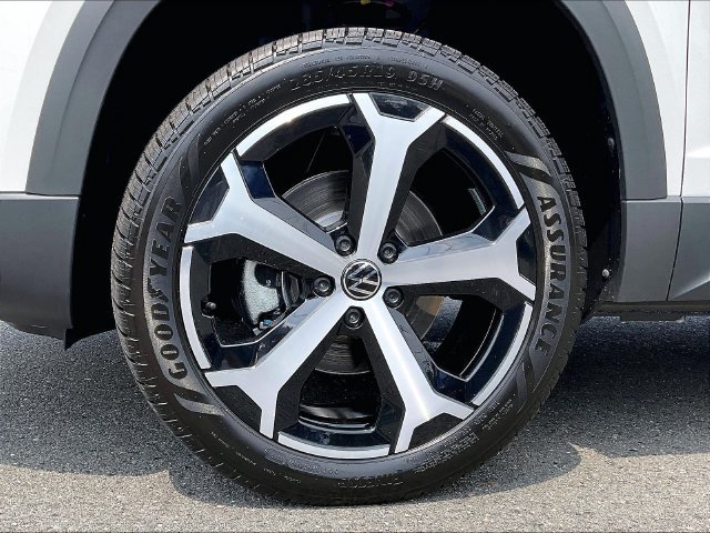 New 2026 Volkswagen Taos SEL AWD/4WD image 16