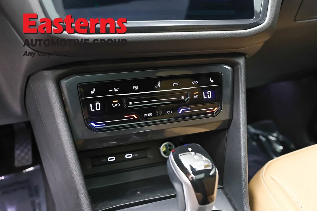 Used 2022 Volkswagen Tiguan SE w/ Panoramic Sunroof Package AWD/4WD image 39