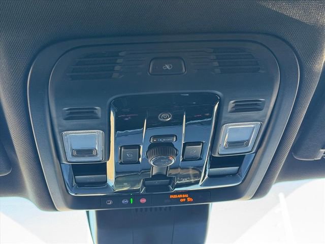 New 2026 Chevrolet Suburban Premier image 17