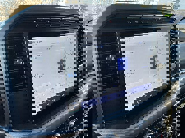 Used 2022 Ford F150 Lariat image 12