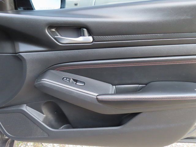 Used 2020 Nissan Altima 2.5 SR w/ Premium Package image 28