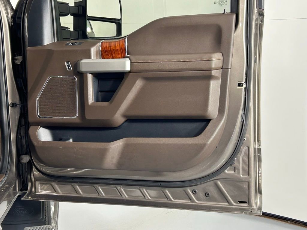 Used 2020 Ford F250 King Ranch w/ King Ranch Ultimate Package AWD/4WD image 8