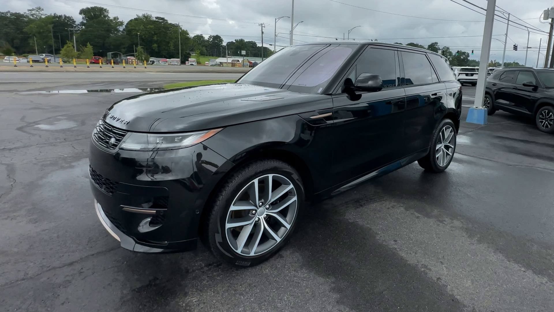 Used 2023 Land Rover Range Rover Sport SE Dynamic AWD/4WD image 4