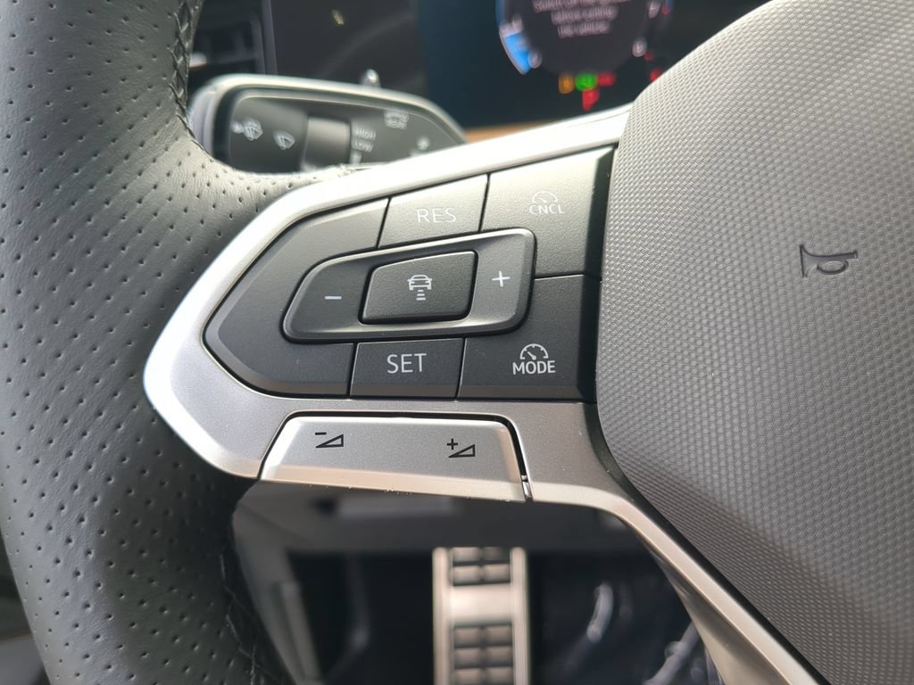 New 2026 Volkswagen Tiguan SEL R-Line AWD/4WD image 28