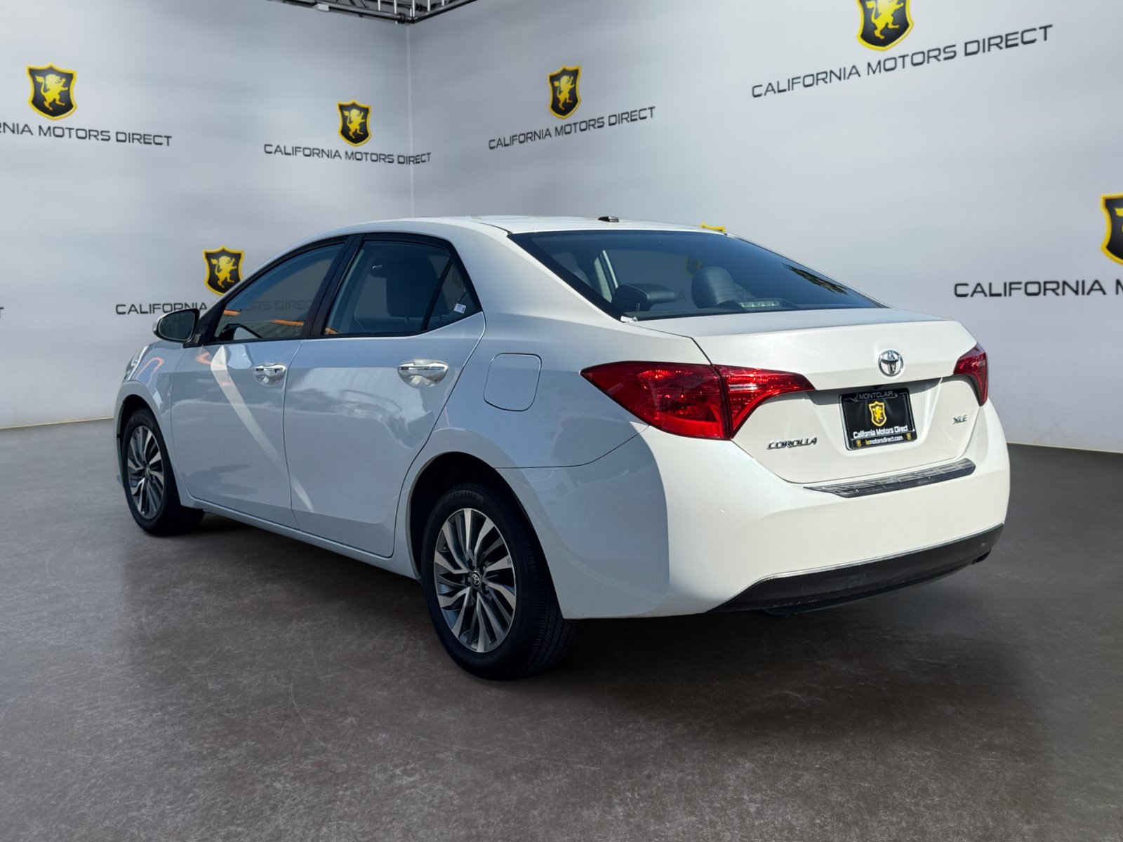 Used 2019 Toyota Corolla XLE w/ Carpet Mat Package (TMS) FWD image 3