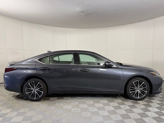 Used 2025 Lexus ES 300h w/ Premium Package image 8