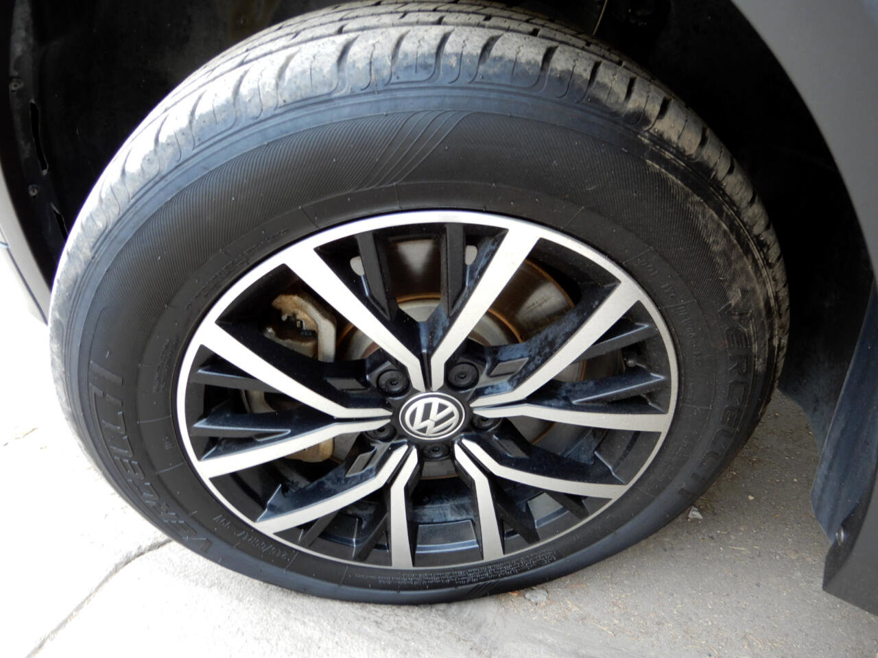 Used 2021 Volkswagen Tiguan SE image 25