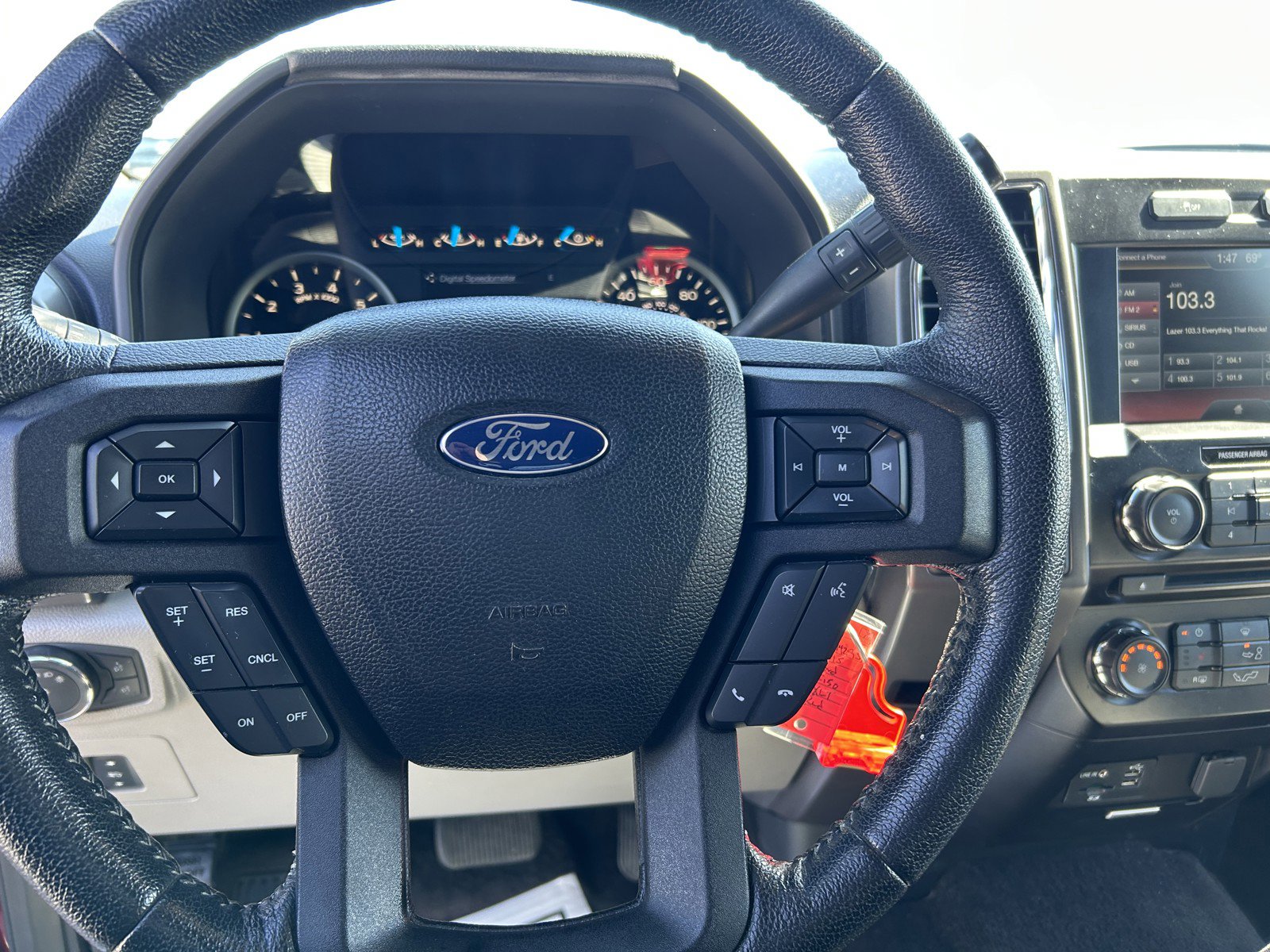 Used 2015 Ford F150 XLT w/ Equipment Group 302A Luxury image 22