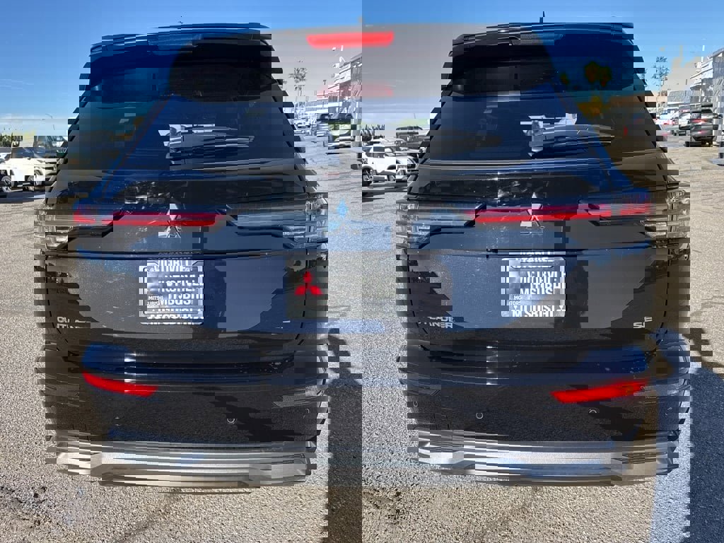 New 2025 Mitsubishi Outlander SE image 6