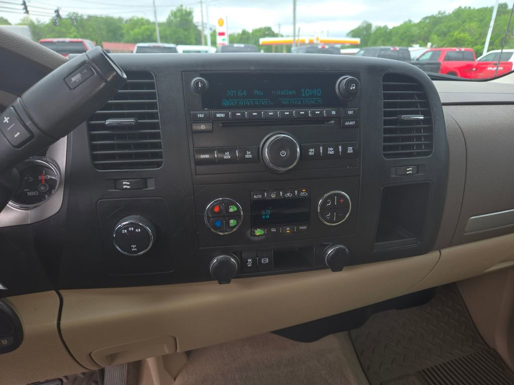 Used 2014 Chevrolet Silverado 2500 LT w/ Interior Plus Package AWD/4WD image 9