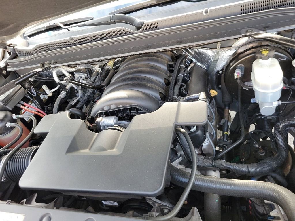 Used 2018 Chevrolet Tahoe Premier RWD image 16