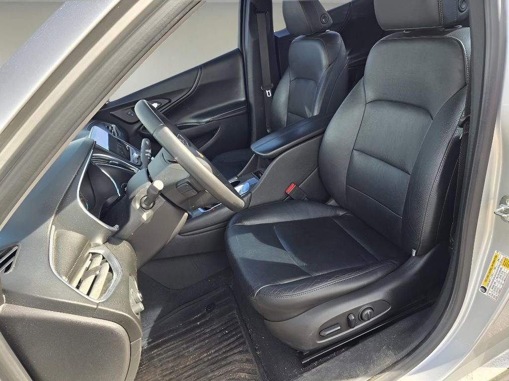 Used 2017 Chevrolet Malibu LT w/ Leather Package image 11