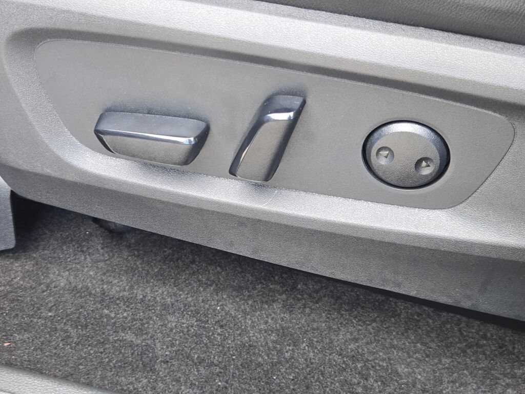 Used 2024 Nissan Pathfinder SL AWD/4WD image 25