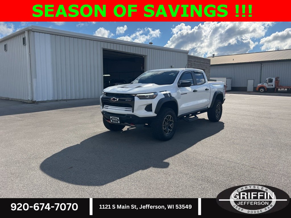 Used 2023 Chevrolet Colorado ZR2 w/ ZR2 Convenience Package III image 3