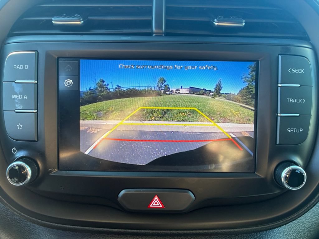 Certified 2025 Kia Soul LX w/ LX Technology Package FWD image 22