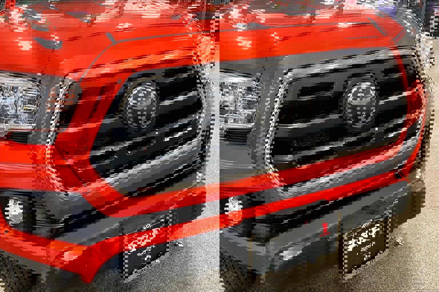 Used 2018 Toyota Tacoma SR5 image 28