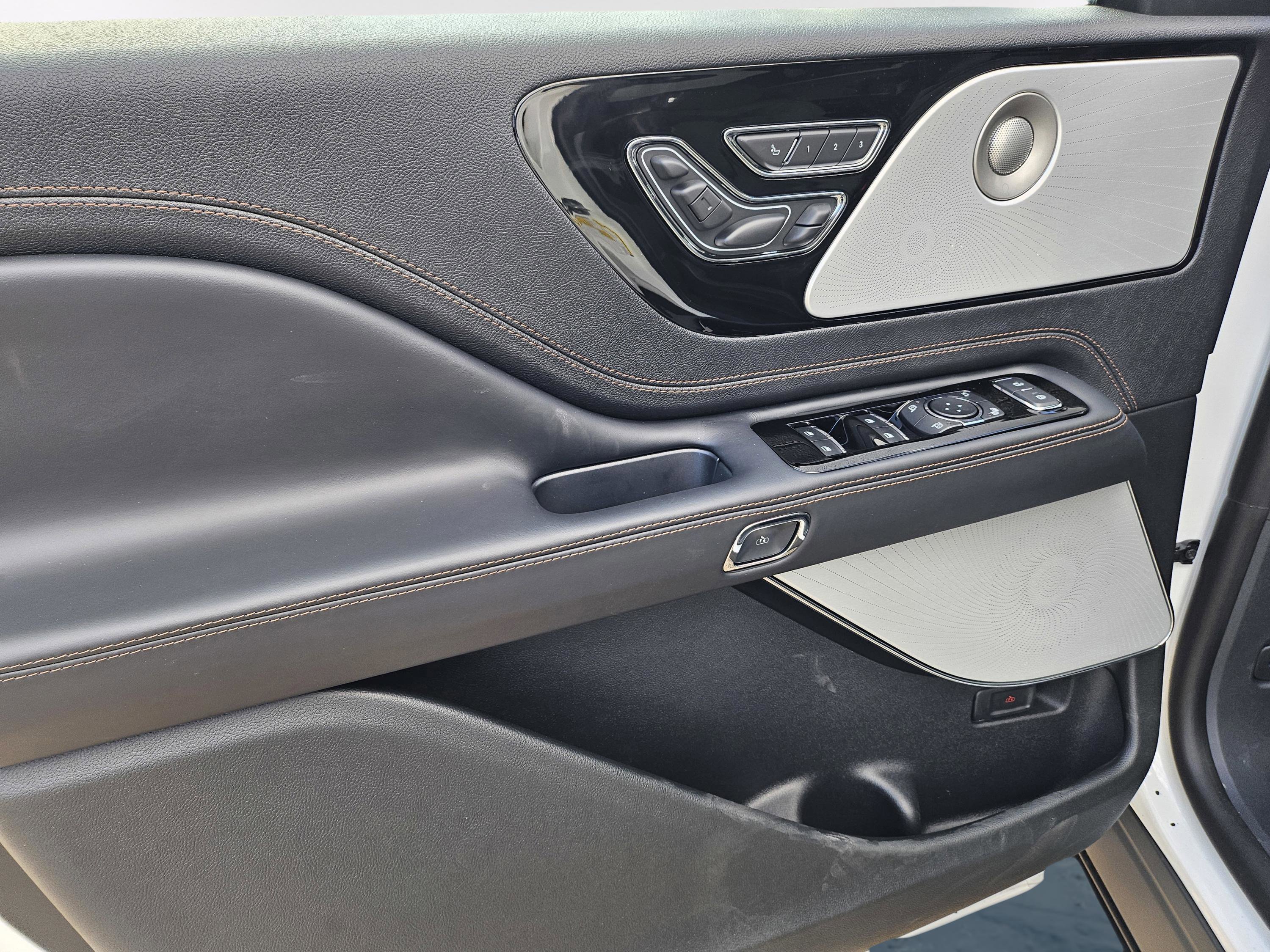 New 2026 Lincoln Aviator Black Label w/ Black Label Special Edition image 10