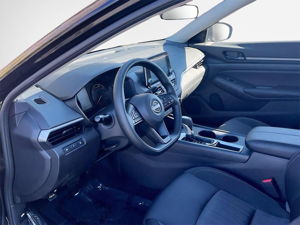 Used 2025 Nissan Altima 2.5 S image 12