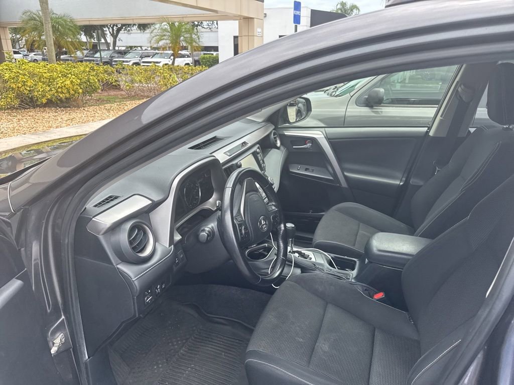 Used 2016 Toyota RAV4 XLE w/ Convenience Package AWD/4WD image 14
