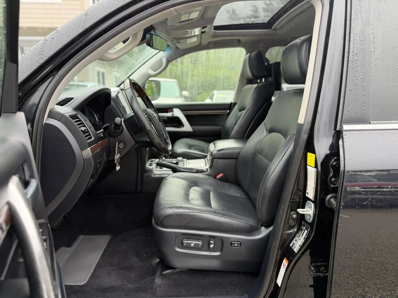 Used 2016 Toyota Land Cruiser AWD/4WD image 10