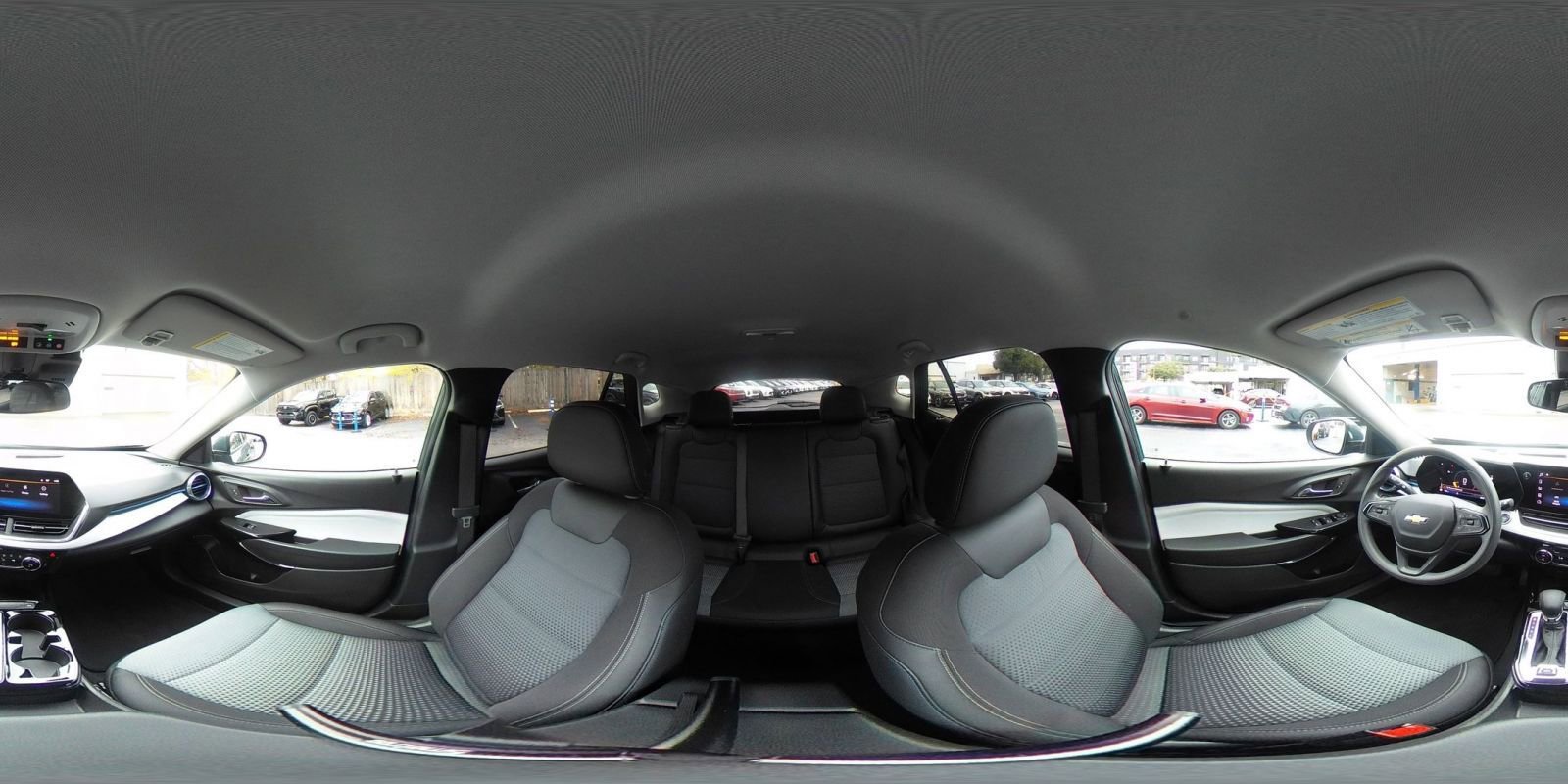 Used 2025 Chevrolet Trax LT image 36