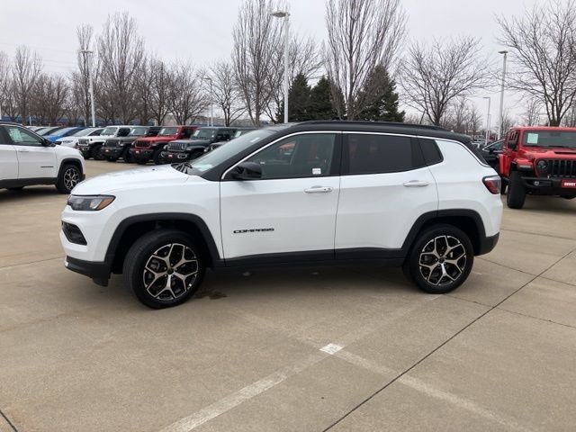 Certified 2025 Jeep Compass Limited image 3