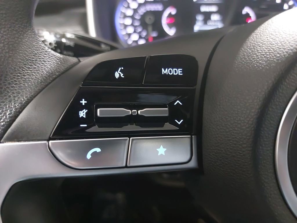 Used 2023 Hyundai Santa Cruz SEL image 16