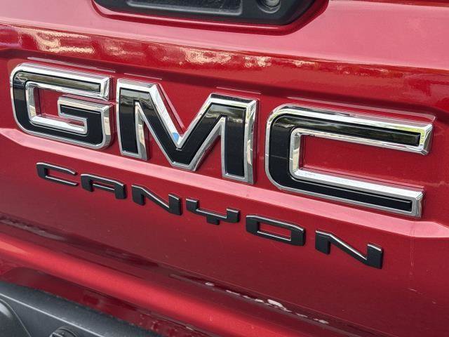 New 2026 GMC Canyon AT4X w/ LPO, Black Badging Package AWD/4WD image 33