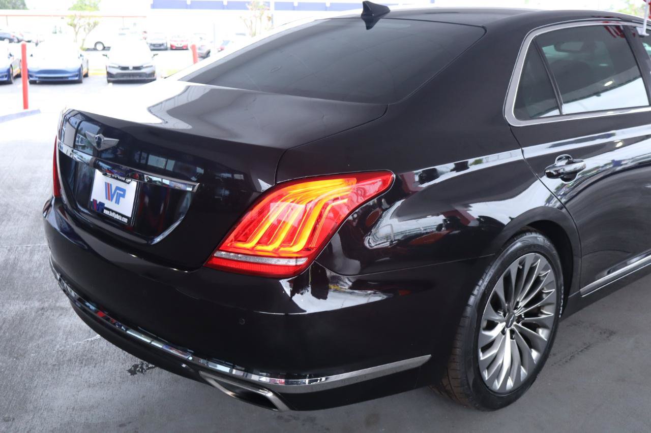 Used 2018 Genesis G90 3.3T Premium RWD image 7