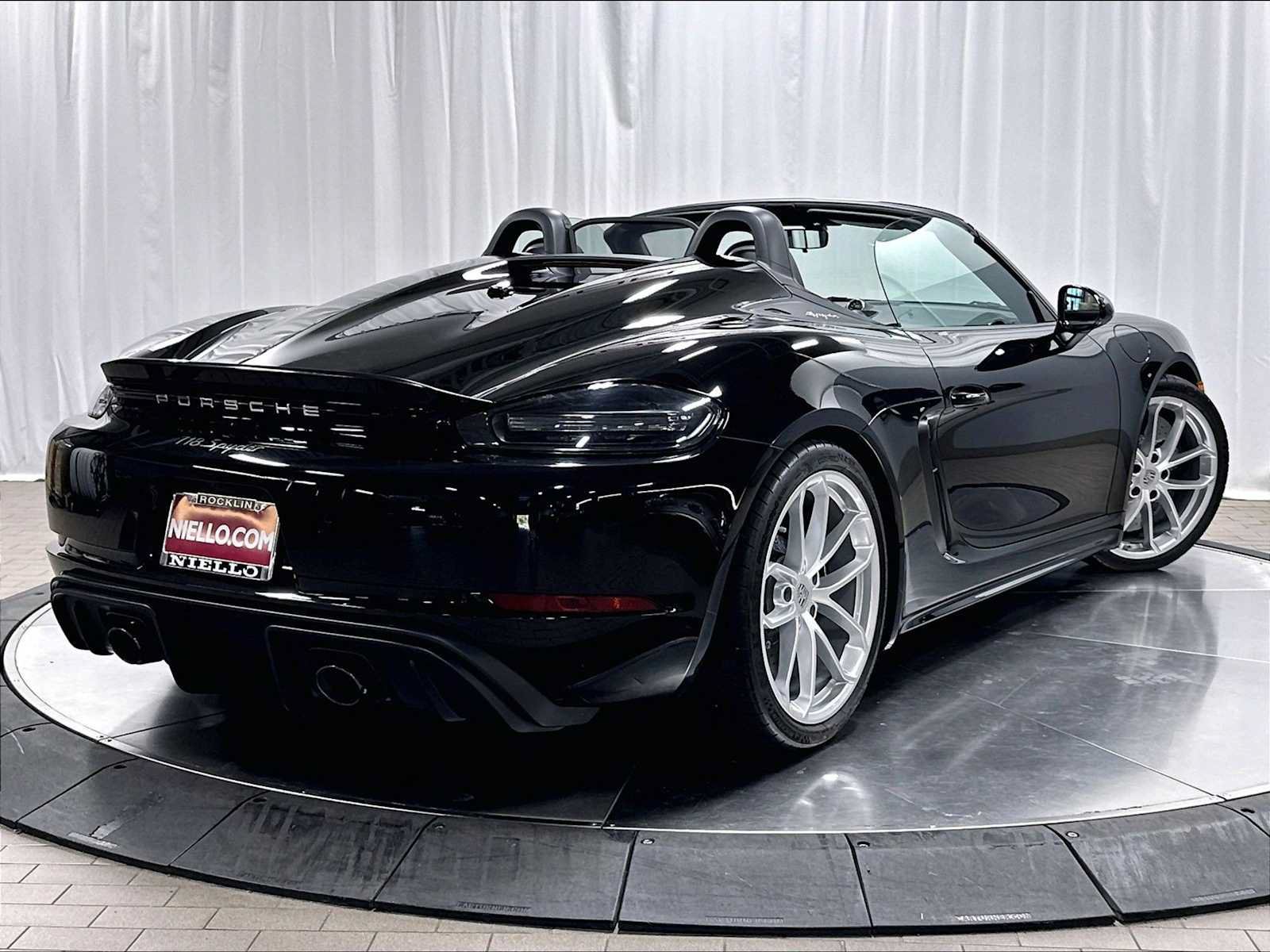 Used 2022 Porsche 718 Boxster Spyder RWD image 9
