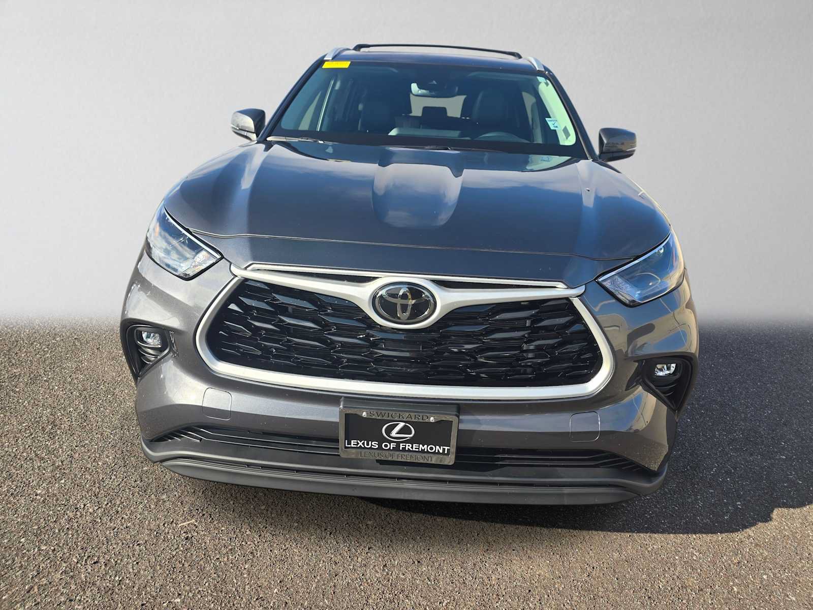 Used 2024 Toyota Highlander XLE AWD/4WD image 8