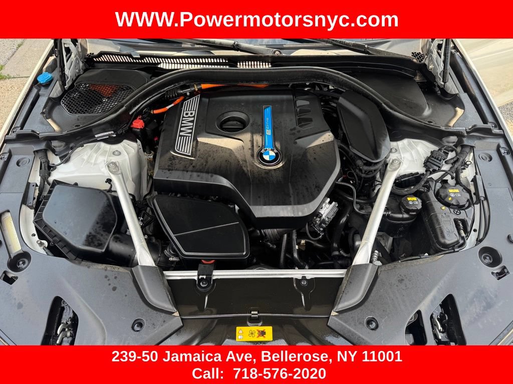 Used 2020 BMW 530e w/ Luxury Package RWD image 17