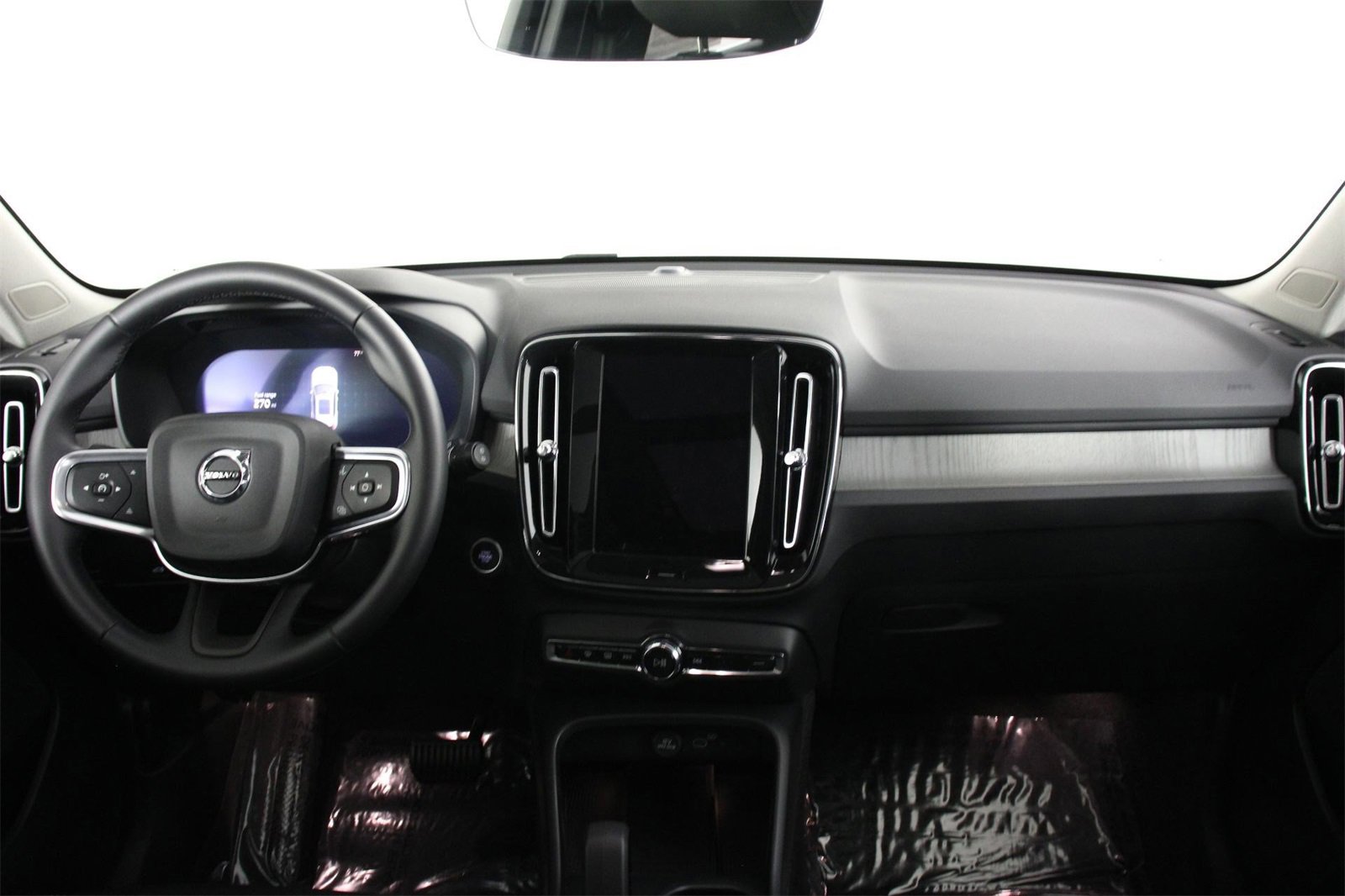 Certified 2025 Volvo XC40 B5 Core image 7