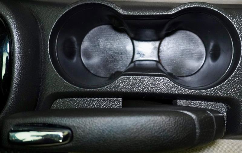 Used 2018 Buick Encore Premium image 27