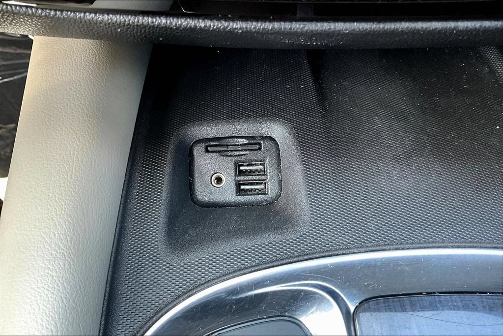 Used 2020 Buick Enclave Essence w/ Sound and Sites Package FWD image 17