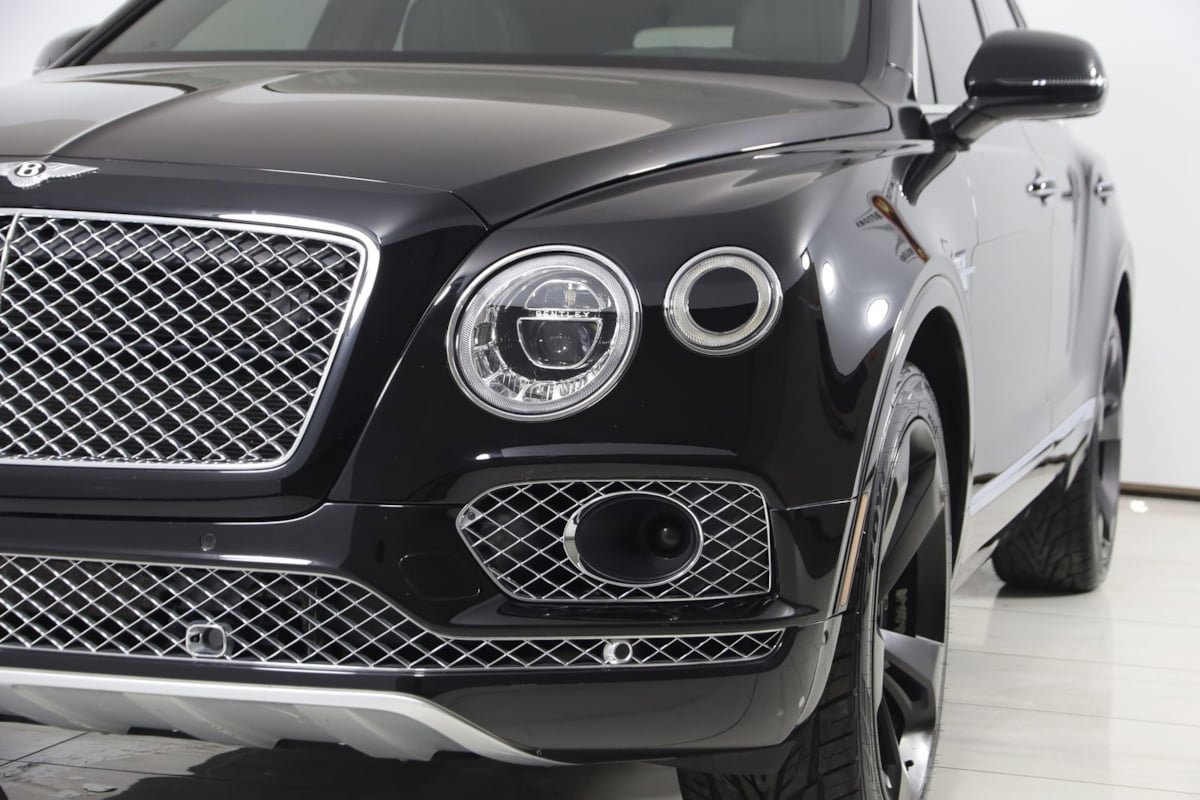 Used 2018 Bentley Bentayga AWD/4WD image 74