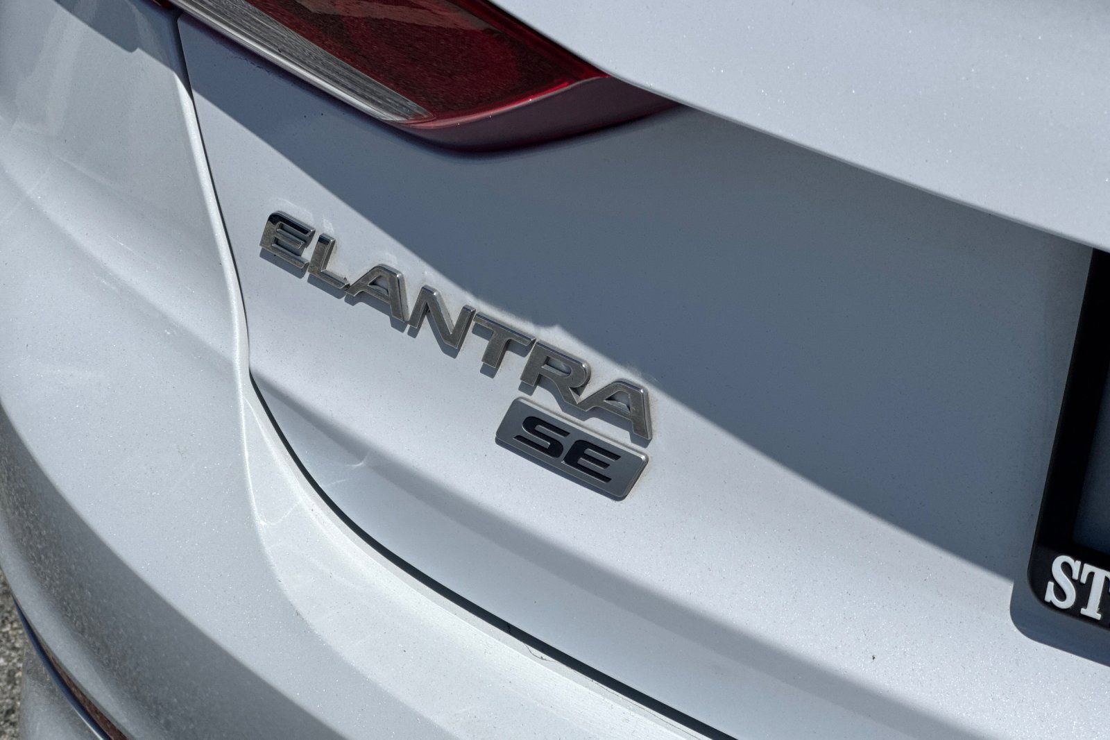 Used 2018 Hyundai Elantra SE FWD image 23