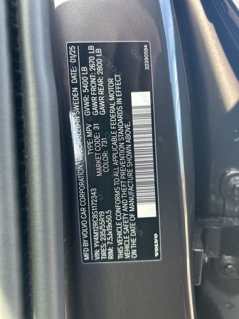 Certified 2025 Volvo XC60 B5 Plus image 28