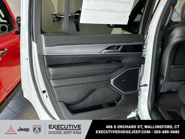 New 2026 Jeep Grand Wagoneer Limited AWD/4WD image 17