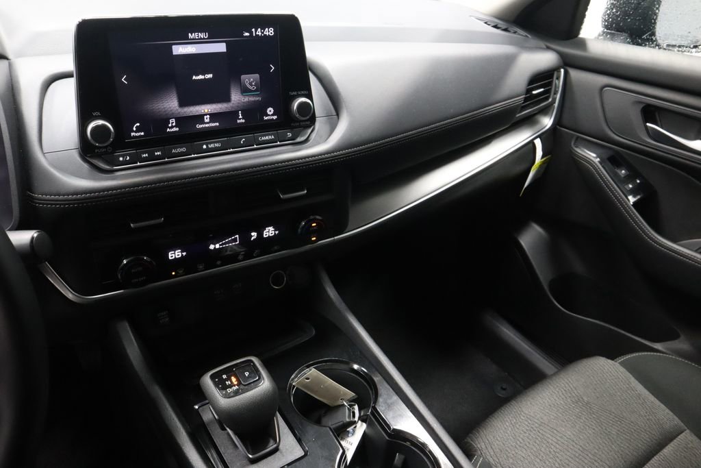 Certified 2025 Nissan Rogue SV FWD image 29
