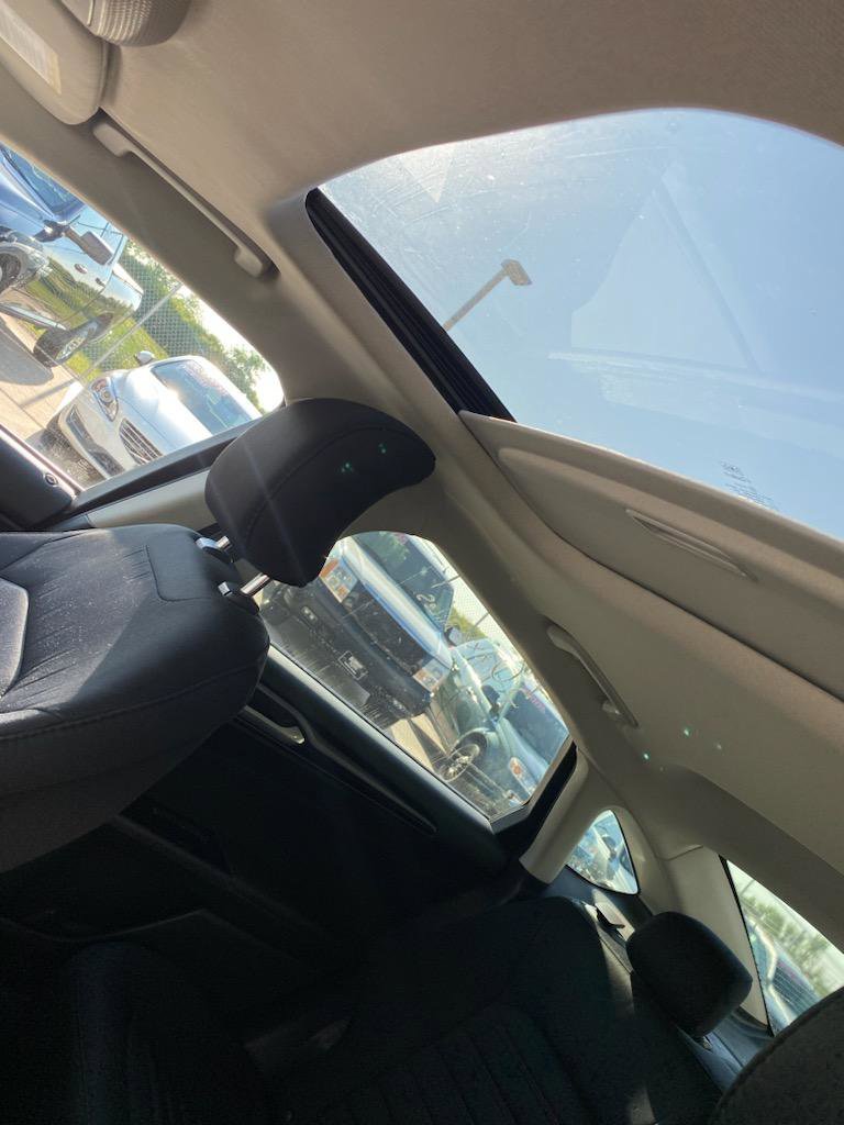 Used 2015 Ford Fusion SE image 11