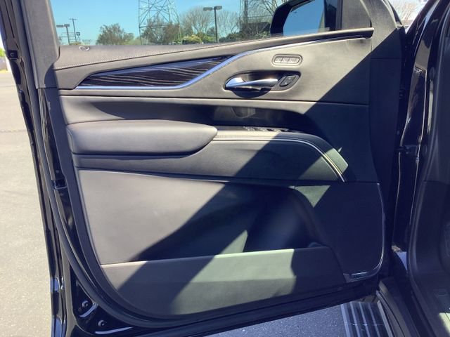 Used 2022 Cadillac Escalade ESV Sport w/ Touring Package image 9