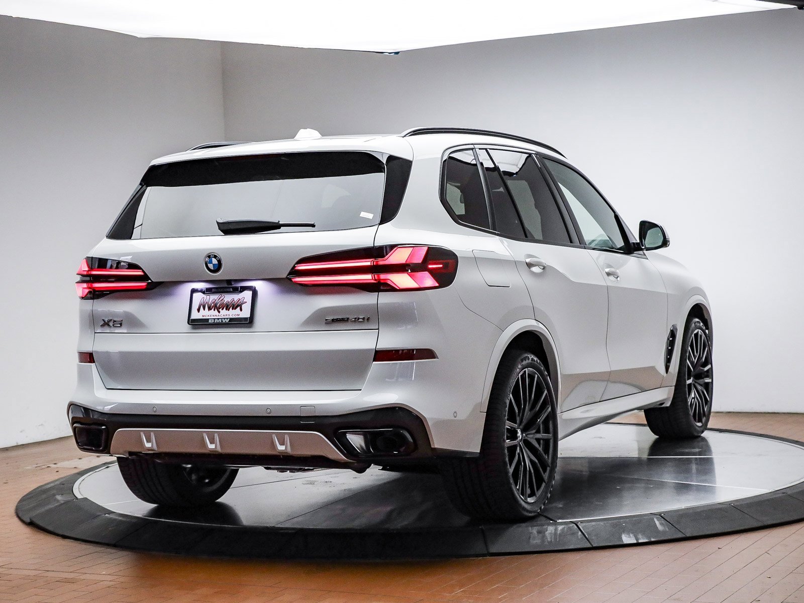 New 2026 BMW X5 sDrive40i w/ M Sport Package image 7