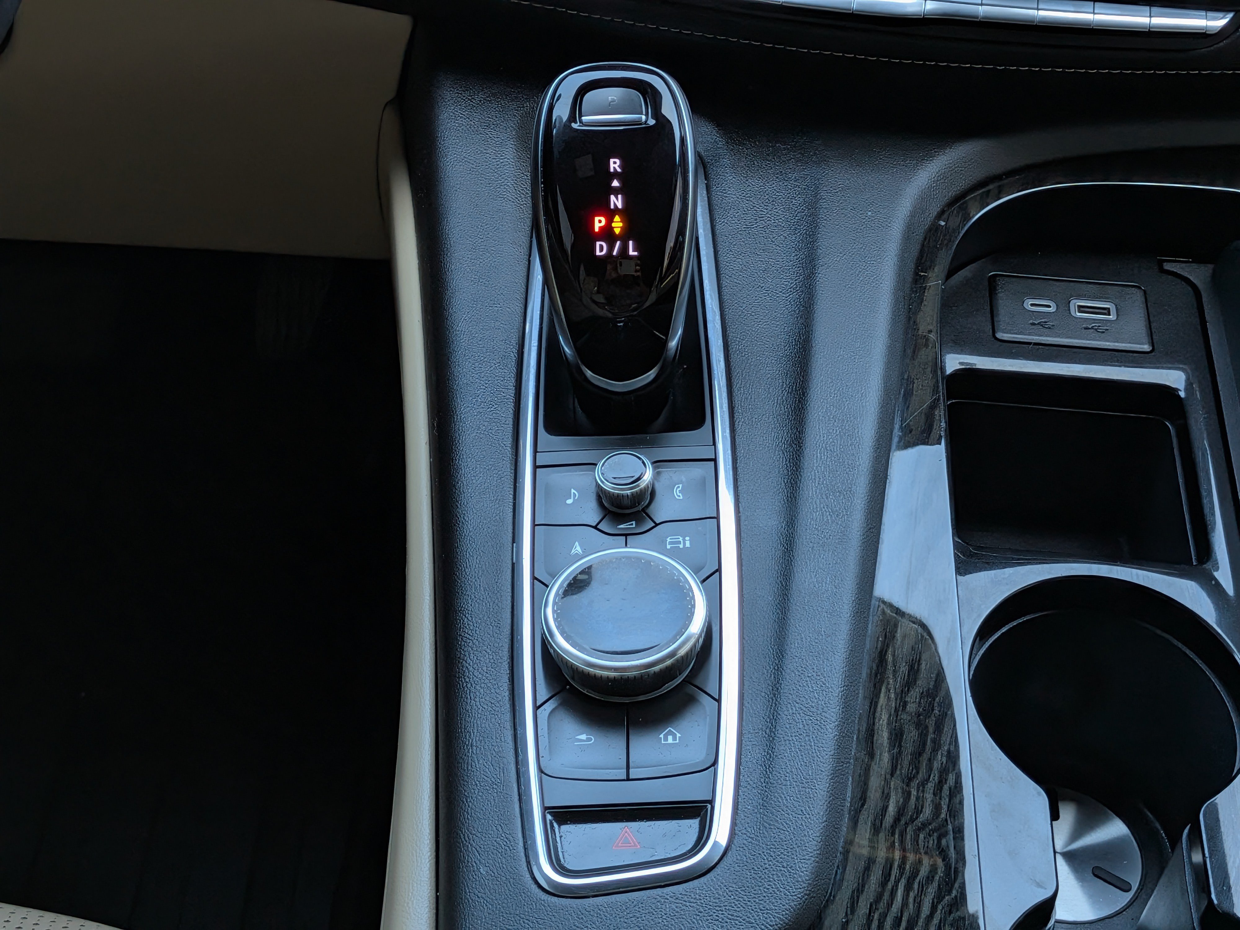 Certified 2024 Cadillac Escalade ESV Premium Luxury AWD/4WD image 21