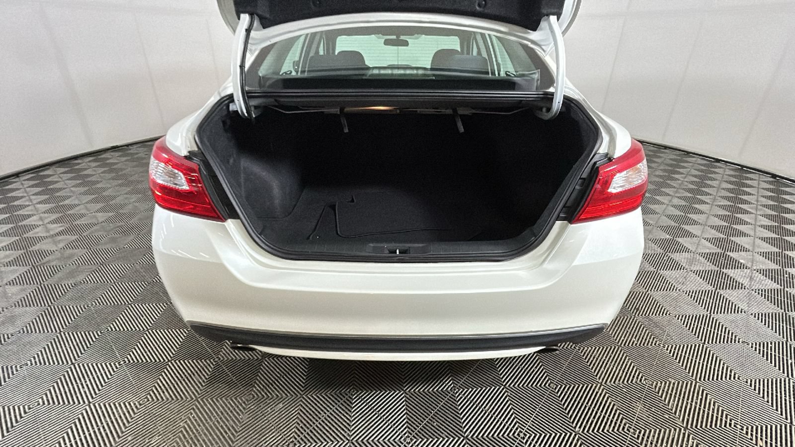 Used 2016 Nissan Altima 2.5 S w/ Power Driver Seat Package FWD image 33