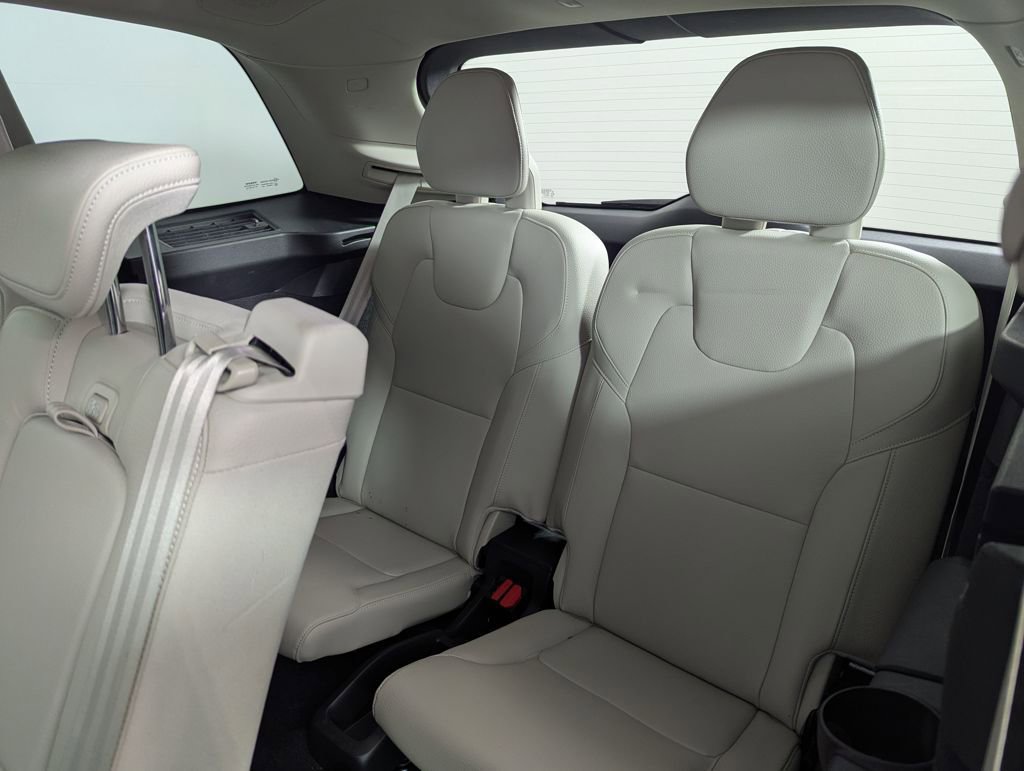 Used 2017 Volvo XC90 T6 Momentum w/ Vision Package image 20