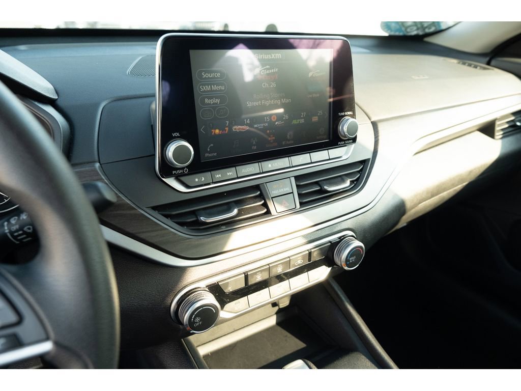 Used 2025 Nissan Altima 2.5 SV image 23